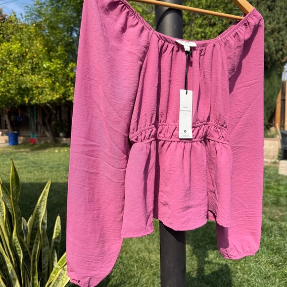 Olive and Oak Women's Pink Off-Shoulder Top - Picture 7 of 8